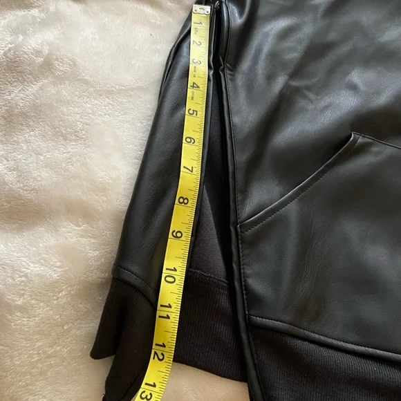 ⭐️Chicago Bulls 🏀 FISLL Black dress Size Medium ⭐️ - Picture 7 of 8